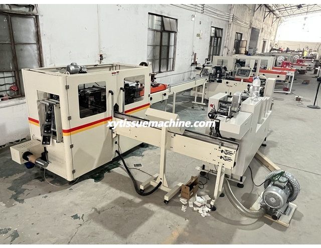 Machine automatique de fabrication de papier pour mouchoirs de poche (5)